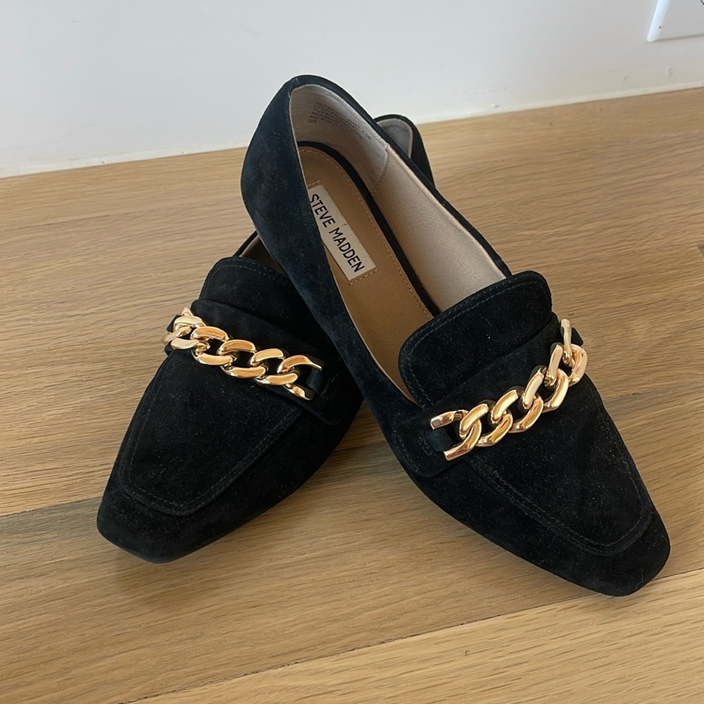 Steve Madden loafers with gold buckle - size 9.5